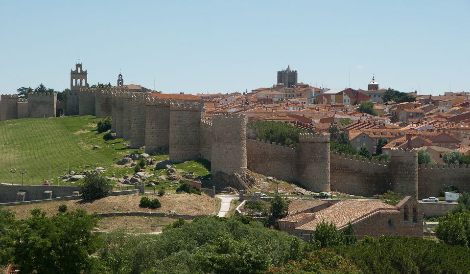 From Madrid: Ávila and Segovia Guided Day Trip - Guides, Bilingual Flow, and How to Hear the Story