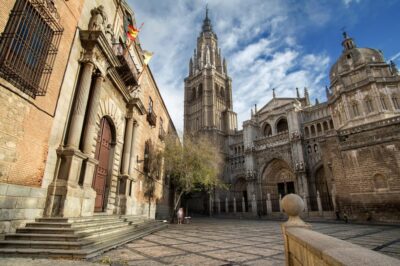 From Madrid: Day-Trip to Segovia, Avila & Toledo - Meeting point and pickup: Naturanda Tourist Office vs near-city hotels