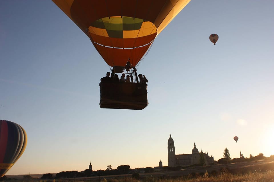 From Madrid: Hot Air Balloon over Segovia with Transfer - Landing and the Field Breakfast: Cava Toast and Picnic With Local Products