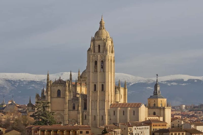 From Madrid: Segovia Guided Afternoon Tour - Casa de los Picos: A 15th-Century Façade With a Story