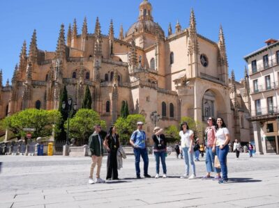 From Madrid: Segovia Tour with Cathedral and Alcazar Entry - Roman Aqueduct to Casa de los Picos: your walk starts with wow factor
