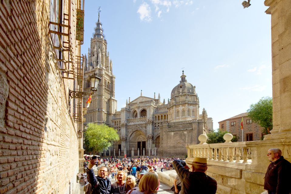 From Madrid: Toledo Guided Day Trip with Cathedral Admission - Getting Oriented Fast: The Bus Ride and Mirador del Valle