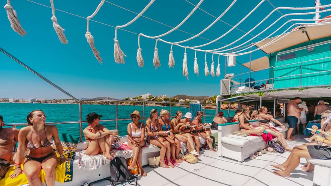 From Magaluf: Palma Bay Sightseeing Cruise with Live Music - From Magaluf Beach to Palma Bay: Easy boarding, then straight into the views