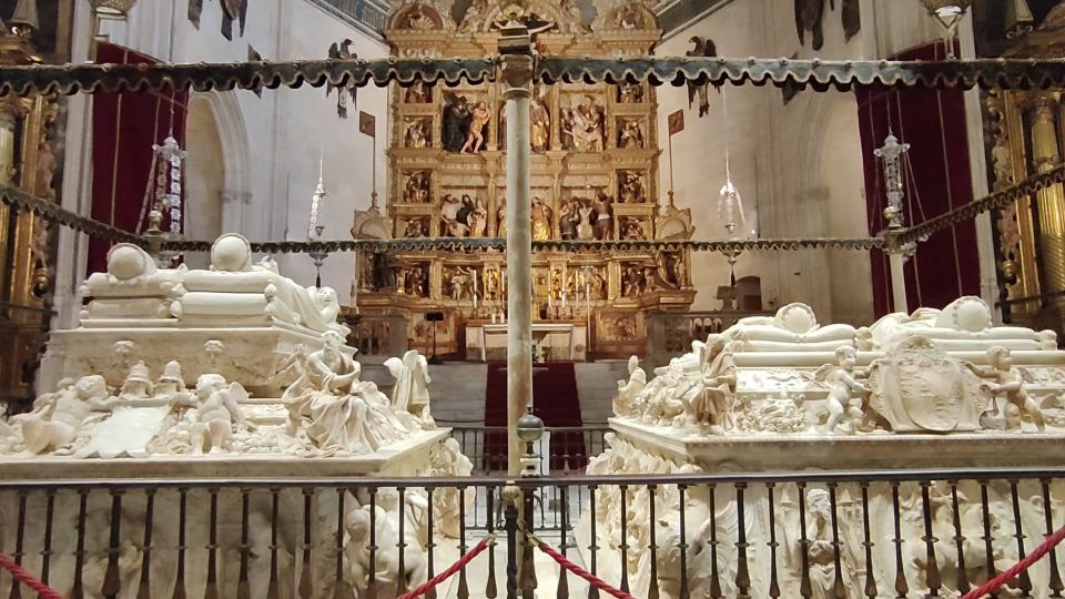 From Malaga: Alhambra and Royal Chapel with Entry Tickets - Granada on your own: use the 30 minutes like a pro