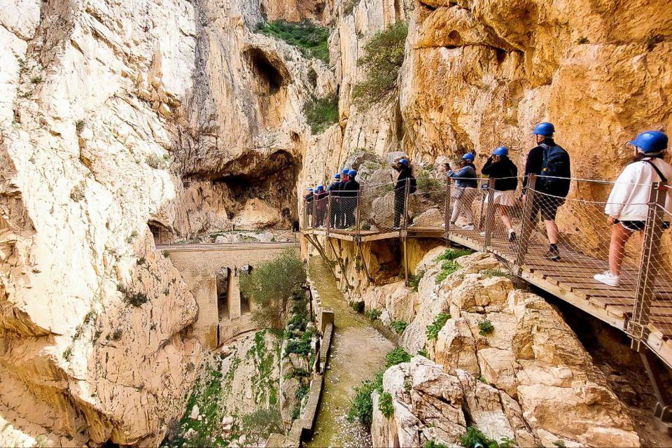 From Málaga: Caminito del Rey Guided Day Trip - The 7 km walk over the Guadalhorce River: pacing, photos, and nerves