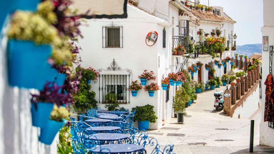 From Malaga or Costa del Sol: Mijas, Marbella & Puerto Banus - How This 6.5–8 Hour Coach Trip Works (and Why It Feels Efficient)