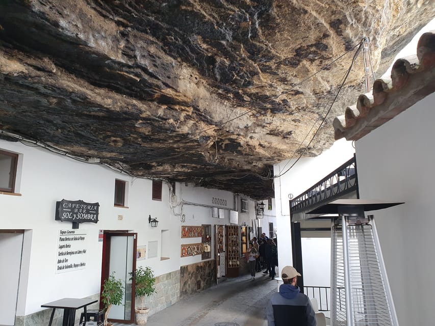 From Malaga: Ronda and Setenil de las Bodegas Day Trip - The New Bridge and Tajo Gorge: Your Photo Moment With Context
