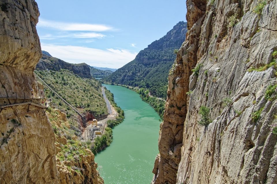 From Marbella or Estepona: Caminito del Rey Guided Day Trip - Entering Caminito del Rey: Helmet Check, Timing, and the 3 km Walk