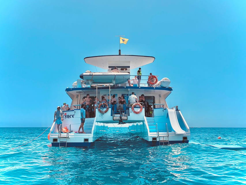 From Puerto Rico: Boat trip along the coast w/ Food & Drinks - Catamaran day from Puerto Rico: what makes Gran Canaria feel different