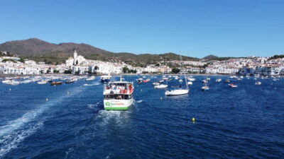From Roses: Cruise on Costa Brava to Cadaqués - Cat’s Rock and Cap Norfeu: the cliffs you only notice once you’re close