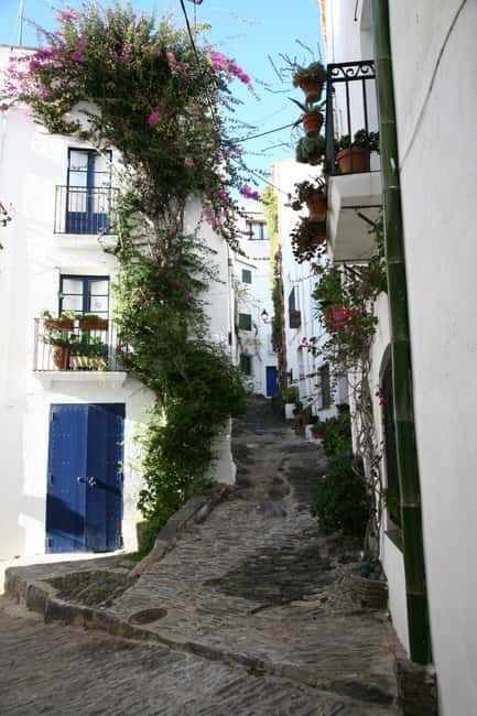 From Roses: Cruise on Costa Brava to Cadaqués - Should you book the Roses to Cadaqués boat tour?