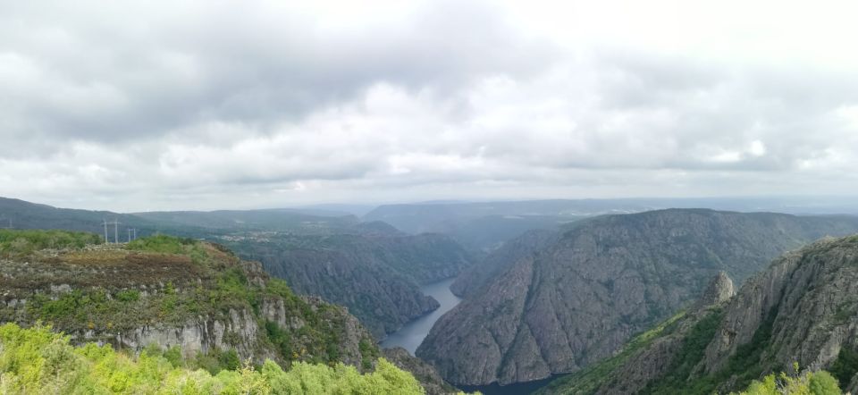 From Santiago: Excursion to Ribeira Sacra and Ourense - Timing, group pace, and what to pack for a 10-hour day