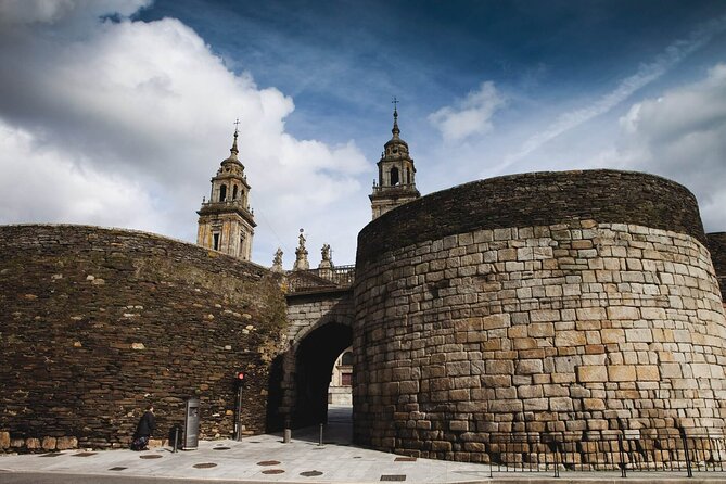From Santiago: Lugo & Cathedrals Beach Guided Excursion - Walking the Muralla Romana de Lugo: The Part You’ll Remember