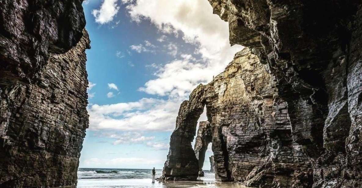 From Santiago: Lugo Ribadeo & Cathedral Beach Full-Day Tour - Lugo’s UNESCO Roman Wall: What the 75-Minute Guided Walk Really Gives