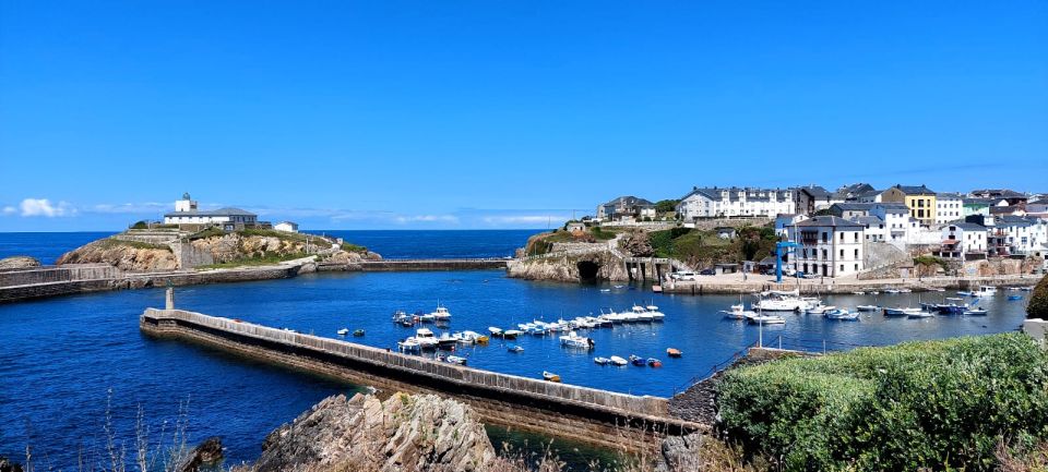 From Santiago: Tour to Cathedrals Beach, Lugo, and Asturias - From Santiago to the coast: the flow of the day