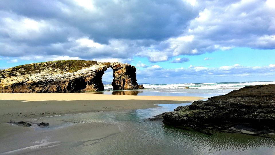 From Santiago: Tour to Cathedrals Beach, Lugo, and Asturias - Comfort, language, and the guide effect