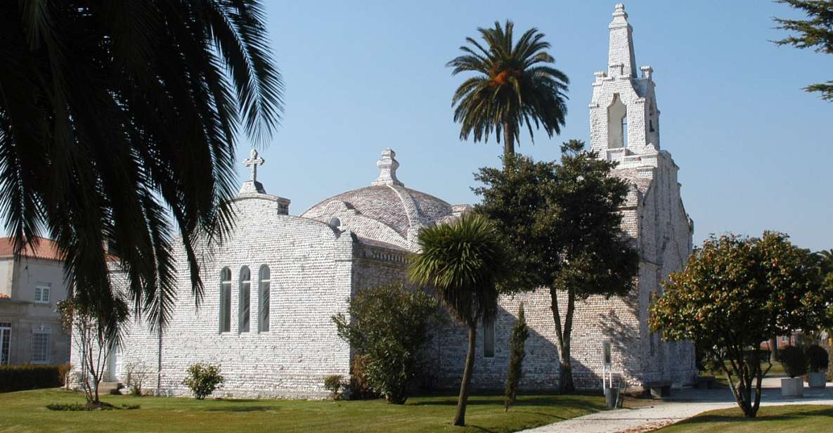 From Santiago: Tour to Rias Baixas with Boat Trip and Winery - La Lanzada shrine: a short walk with big mood
