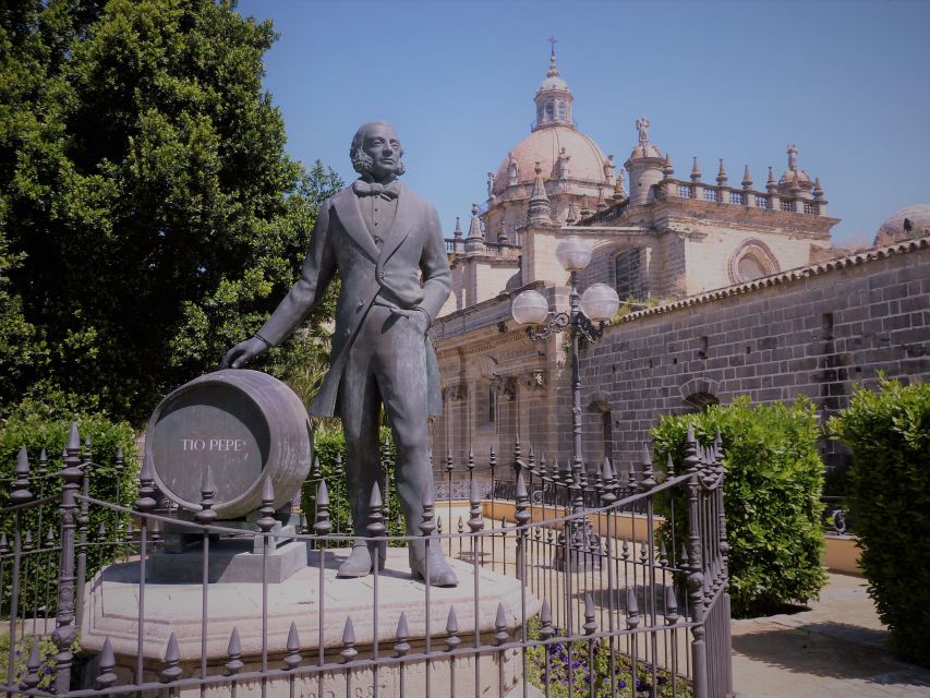 From Seville: Cadiz and Jerez de la Frontera Day Trip - Lunch and free time in Cádiz: how to spend your 1.5 hours well