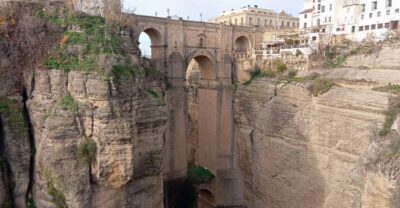 From Seville: Ronda+Setenil de las Bodegas Day Trip - Meeting at the Teatro Maestranza kiosk and using WhatsApp like a pro