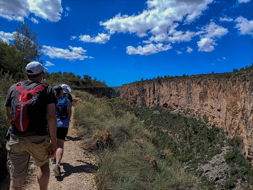 From Valencia: Chulilla, Turia Canyon, Hanging bridges... - When to go: winter views vs summer swimming and extra pool time