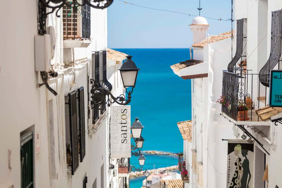 From Valencia: Guadalest, Altea & Algar Waterfalls Day Trip - A note on the guide and the tone of the day