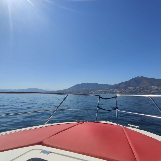 Fuengirola: Fantastic Dolphin Watching Yacht Tour with Drink - Setting off from Fuengirola: what the first hour is really like