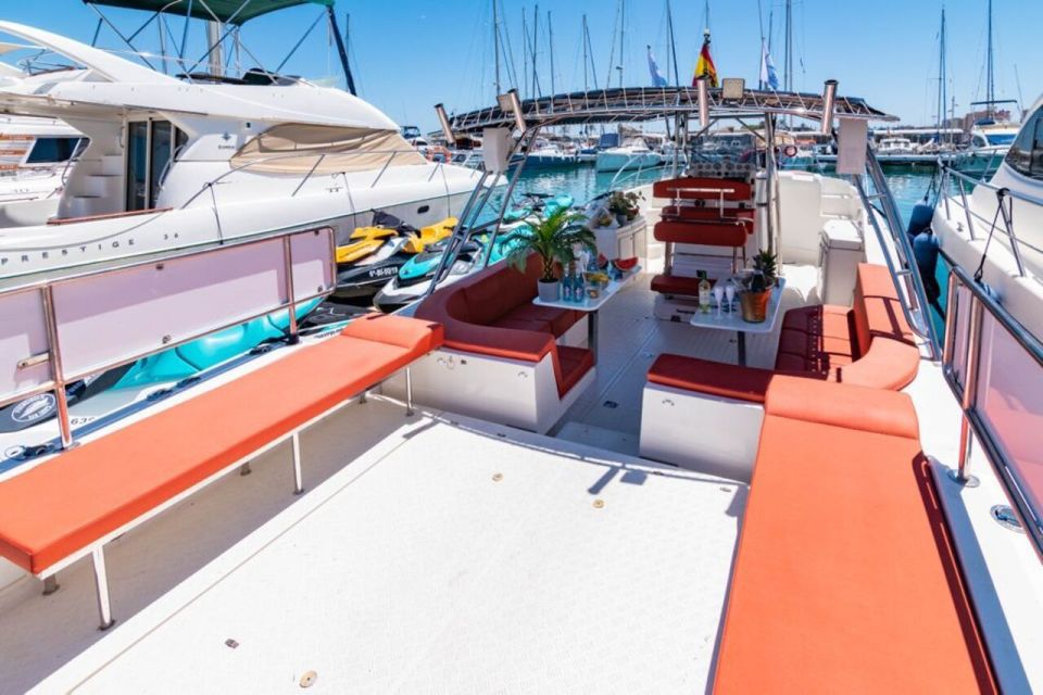 Fuengirola: Fantastic Dolphin Watching Yacht Tour with Drink - Timing and how to get the most from a 2-hour cruise