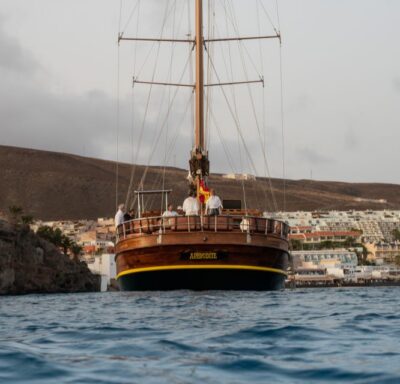 Fuerteventura: Exclusive Turkish Gulet Cruise with Lunch - Cruising the volcanic south coast: views that don’t require planning