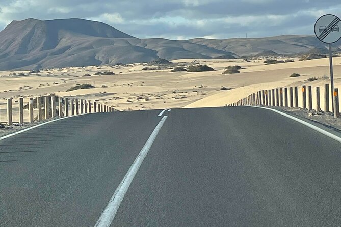 Fuerteventura: PANORAMA GRAND TOUR 2in1 Historic & photo tour. - Playa de Sotavento: a 30 km wind playground with the right photo angle