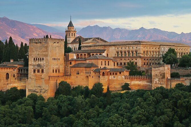 Full Alhambra Tour with Official Guide - Generalife gardens: the sultan’s retreat (Sultan’s Ditch Court and Cypress Court)