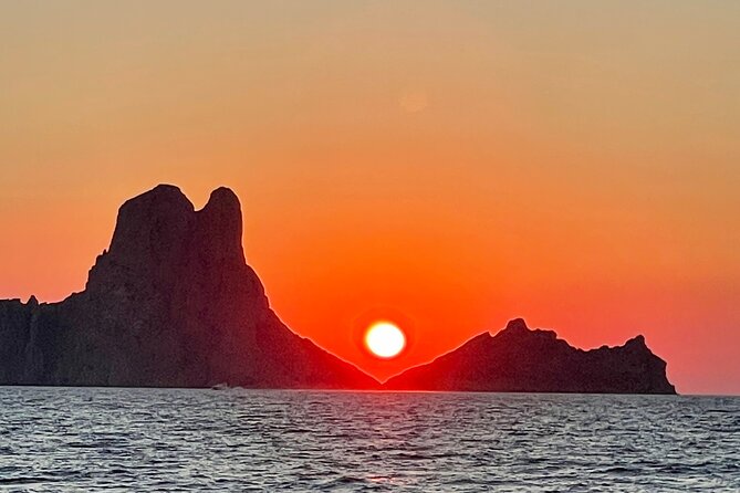 Full-Day Private Sailboat Tour of Ibiza and Formentera - Beach Day Comfort: What’s Not Included (So You Don’t Get Caught)