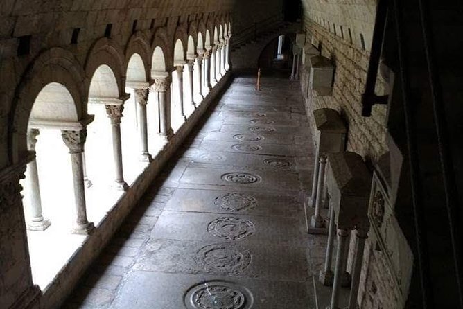 Game Of Thrones Walking Tour in Girona - Cathedral of Santa Maria and the German Headquarters Battle Look