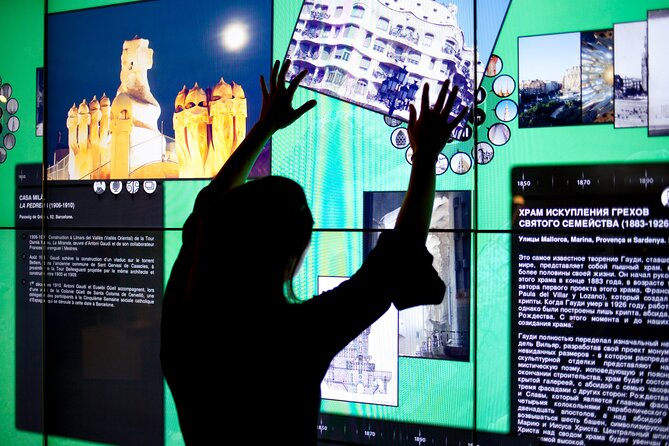 Gaudi Experience Admission Ticket - Gaudí in 4D: what really happens on the moving seats