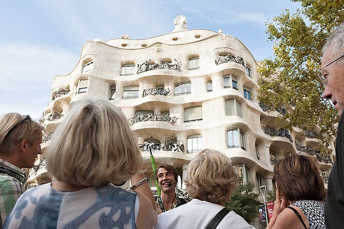 Gaudi & Sagrada Familia Donation-Based Tour in English - Stop-by-stop: what you’ll see outside (and how to make the most of it)