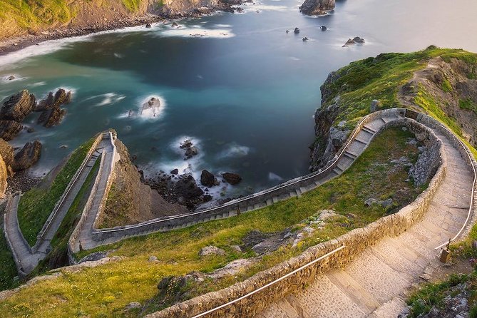 Gaztelugatxe Access, Bermeo & Gernika guided tour from Bilbao - San Juan de Gaztelugatxe: the hermitage island and its staircase test