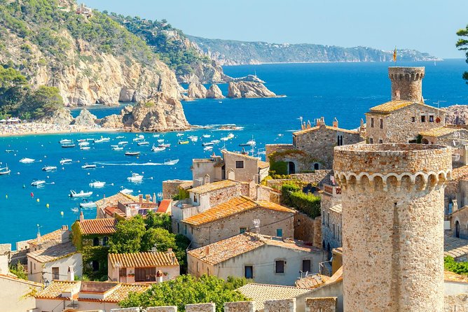 Girona and Costa Brava Private Tour with Pick-up from Barcelona - The Jewish Quarter (El Call) and Patronat Call de Girona stories