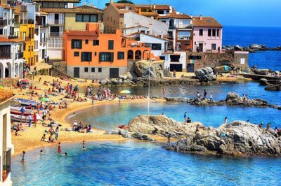 Girona & Costa Brava Private Tour and Hotel Pickup from Barcelona - Hotel pickup at 8:30am: the stress-saver