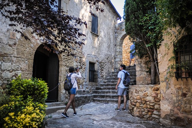 Girona & Costa Brava Small Group Tour From Barcelona with Paella! - Pals: a medieval hill town that’s easy to enjoy