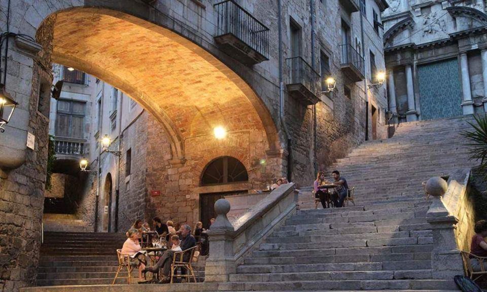 Girona: Game of Thrones Small Group Tour - Stopping Near Church of Sant Feliu: The Grand Staircase Finish