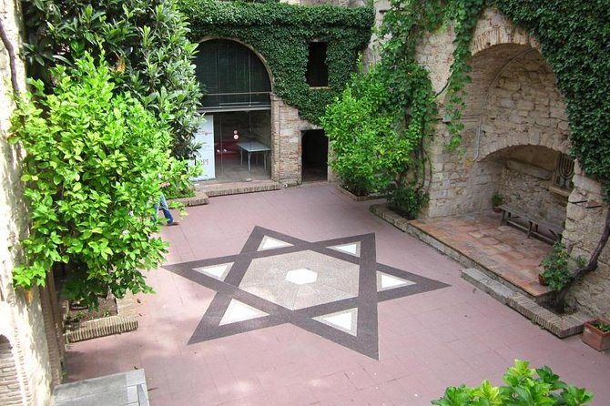 Girona Guided Tour with Cathedral, Arab Baths & St Feliu Basilica - Starting at Plaça de Sant Feliu: a compact 11:00am morning plan