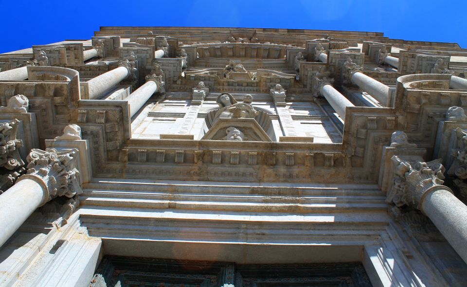 Girona: Small Group Walking Tour - Girona’s medieval setting: why this walk feels different