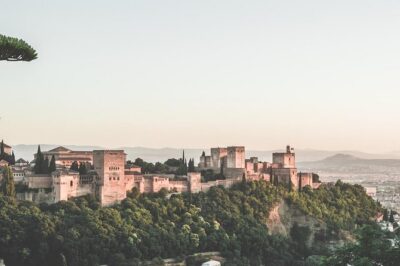Golden Hour in Granada: Sunset Walking Tour with Play Granada - Meeting point on Carrera del Darro, then up you go