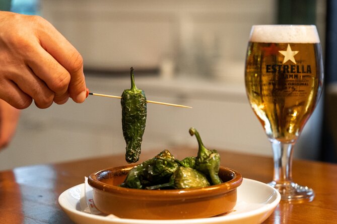 Gourmet Tapas and Wine Tour in Palma de Mallorca - Ending near the Cathedral and seafront: Plaça de la Reina to Maura