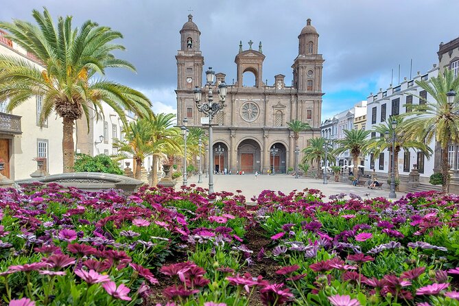 Gran Canaria 7 Highlights Small Group Tour with Tapas Picnic - First stop vibe: black volcanic sand, caves, and local calm