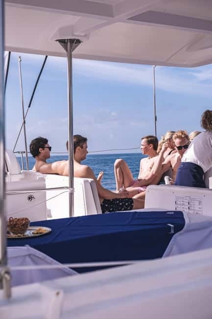 Gran Canaria: Catamaran Tour with Lunch on Pristine Beaches - Snorkeling, marine life, and paddleboarding: your 40-minute activity block