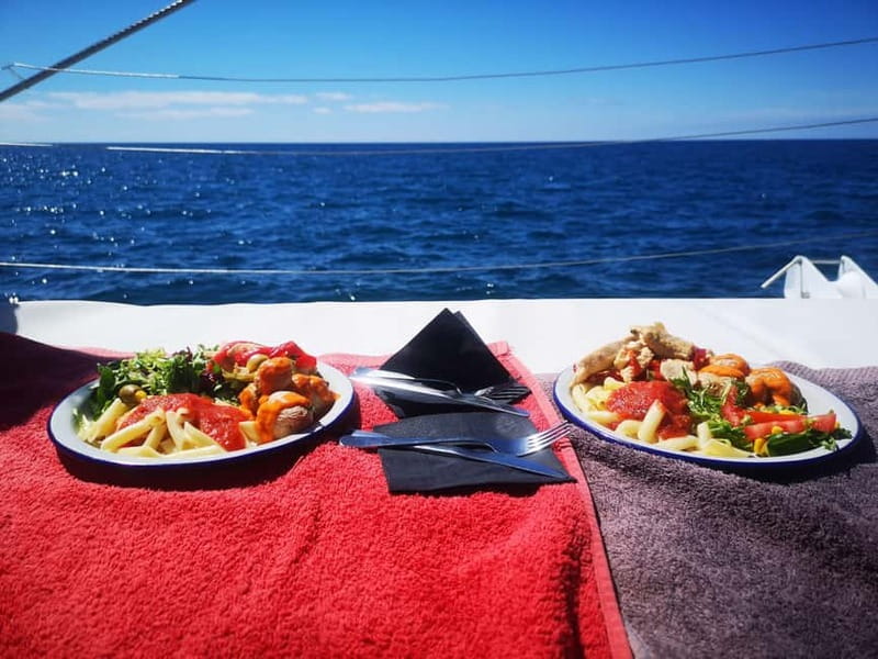 Gran Canaria: Catamaran Tour with Lunch on Pristine Beaches - Unlimited drinks on board: what you actually get