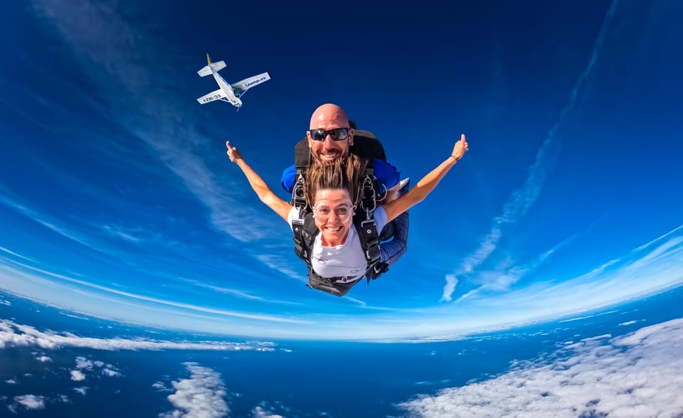 Gran Canaria : Skydiving over Maspalomas Dunes - The 20–25 minute flight over Maspalomas dunes