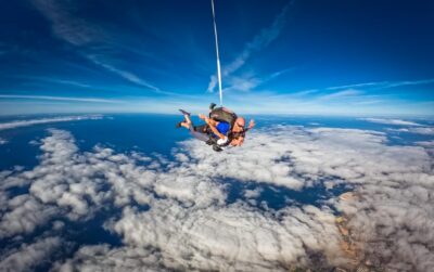 Gran Canaria : Skydiving over Maspalomas Dunes - The safety briefing and gear fitting that set the tone