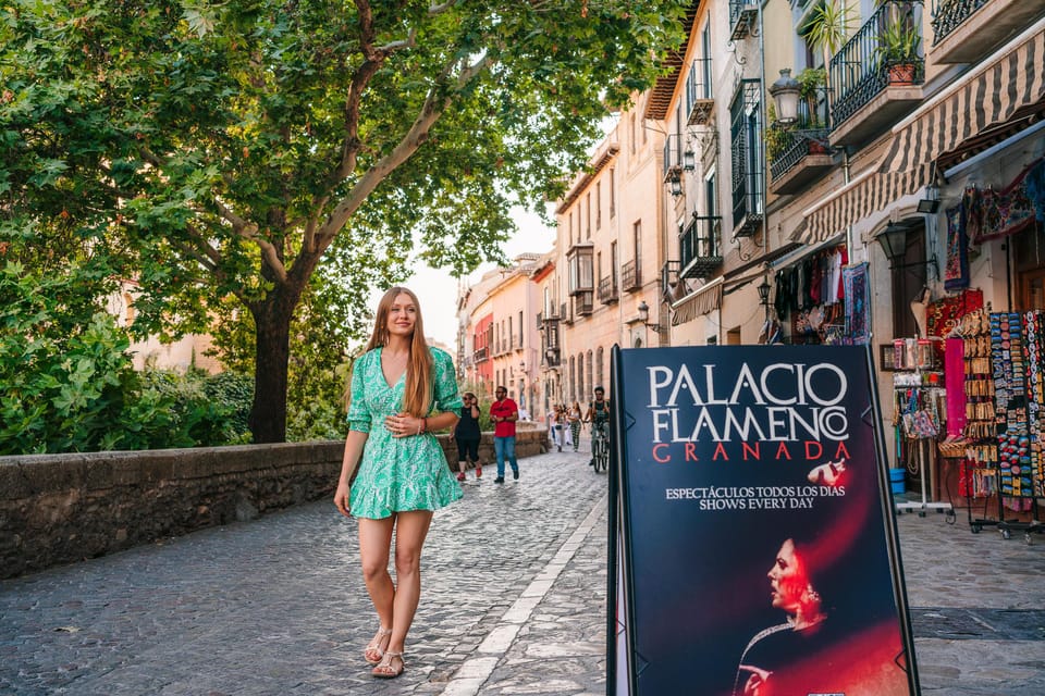Granada: 1-Hour Traditional Flamenco Show at Palacio - The 1-hour show flow: singing, guitar, dance, and that duende feeling