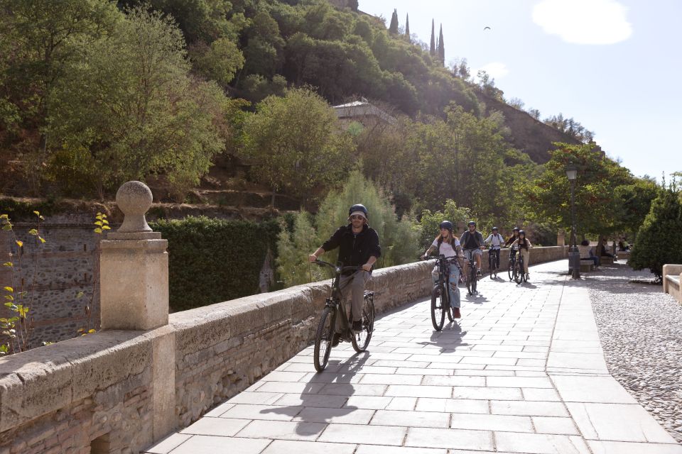 Granada: Albaicin and Sacromonte E-Bike Tour - Who this tour fits best (and who should think twice)